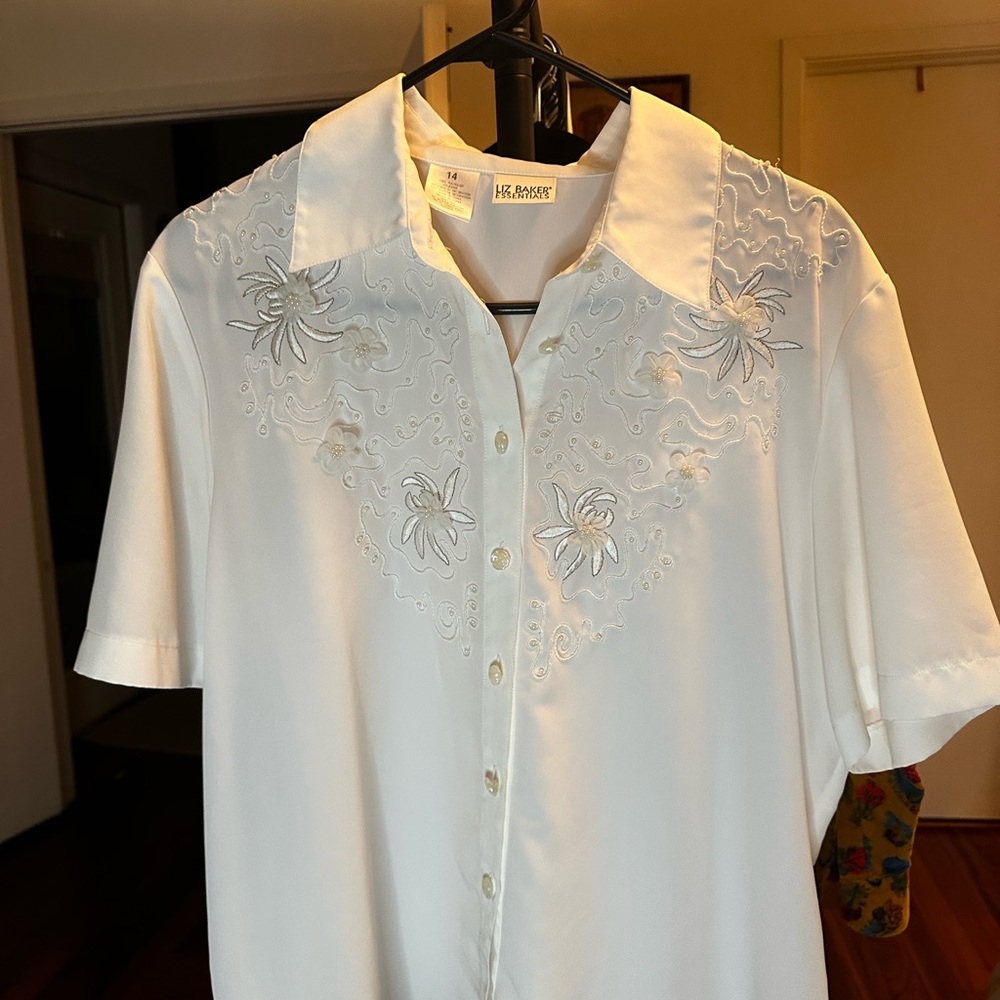 Liz Baker White Embroidered Blouse